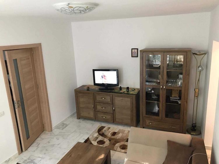 Apartament cu 2 camere semidecomandat, mobilat în Exterior Vest