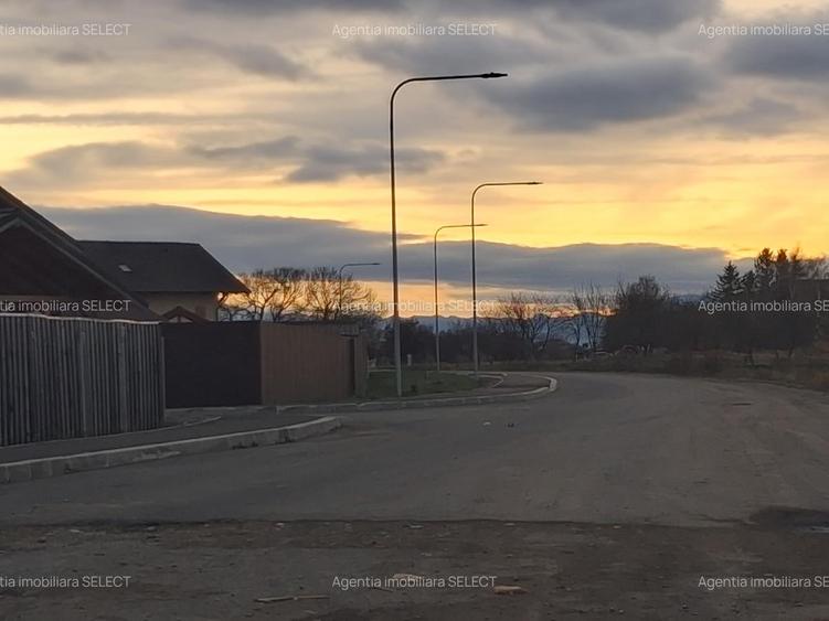 Teren Construcții intravilan de 500 mp, în Stupini