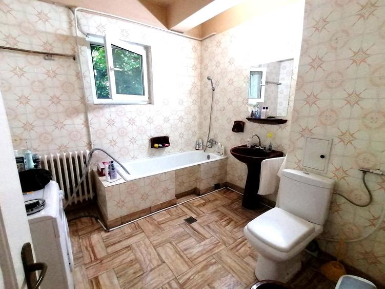 Casă cu 5 camere cu Canalizare în Brașovul Vechi