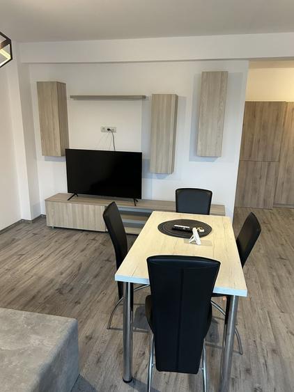 Apartament cu 2 camere decomandat în Florești
