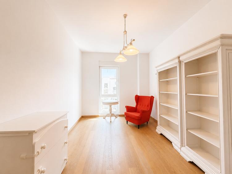 Apartament cu 4 camere decomandat în Aviatorilor