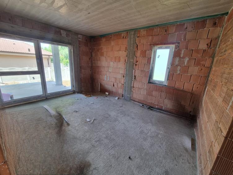 Casă individuală cu 3 camere cu Teren 535 Mp în Micești