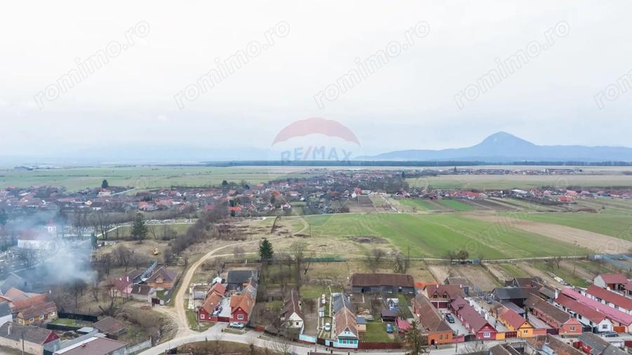 Teren de 9979 mp, în Crizbav