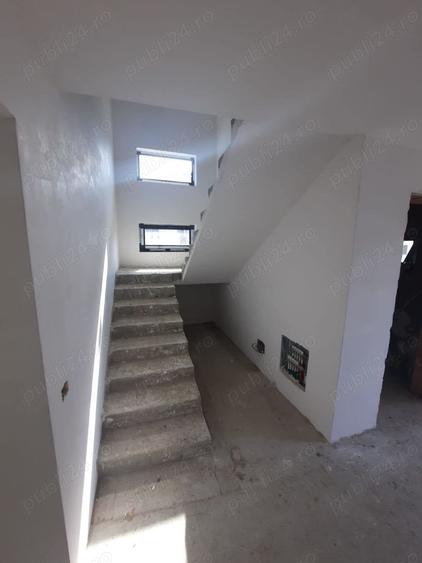 Casă cu 4 camere cu Teren 800 Mp în Bârnova