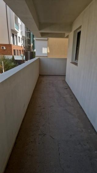 Apartament cu 3 camere decomandat în Energia