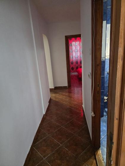 Apartament cu 3 camere decomandat în Exterior Vest