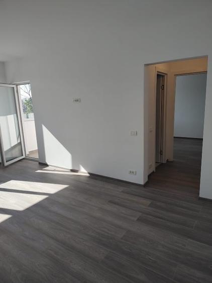 Apartament cu 2 camere semidecomandat în Gorjului
