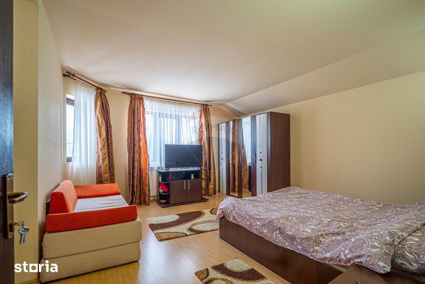 Casă cu 6 camere cu Teren 350 Mp în Central