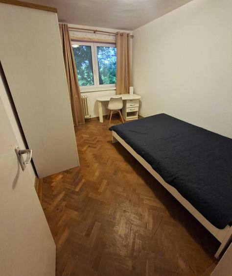 Apartament cu 3 camere decomandat în Exterior Vest