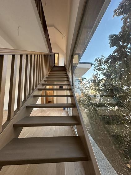 Duplex cu 5 camere cu Canalizare în Exterior Nord