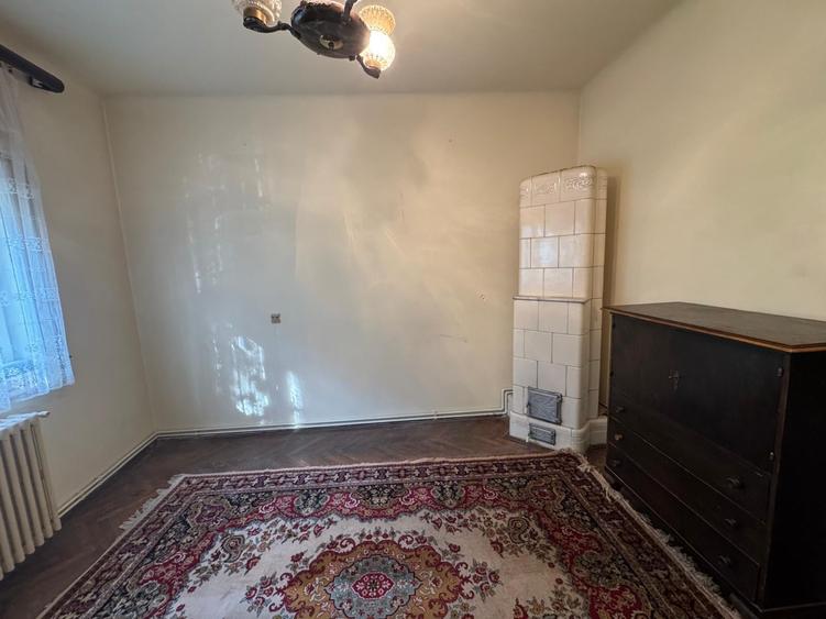 Apartament cu 4 camere decomandat în Armeneasca