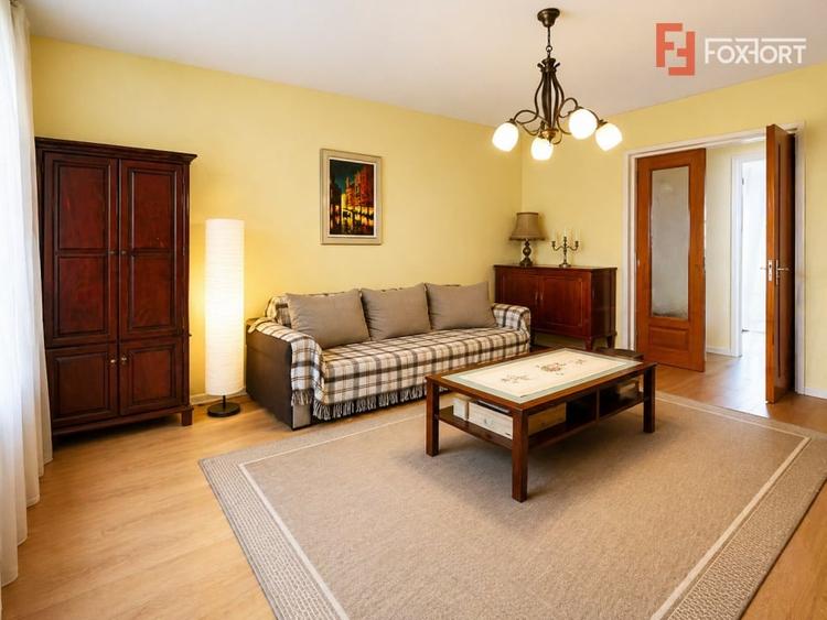 Apartament cu 5 camere decomandat, mobilat în Aurel Vlaicu