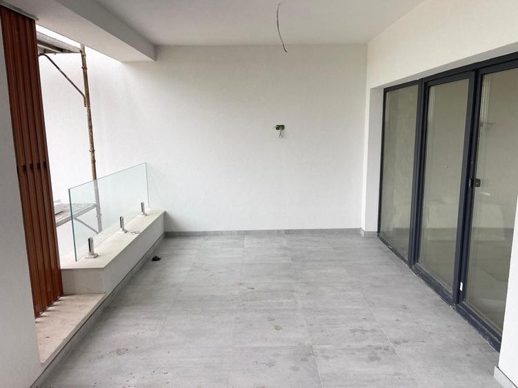 Apartament cu 3 camere decomandat în Torontalului