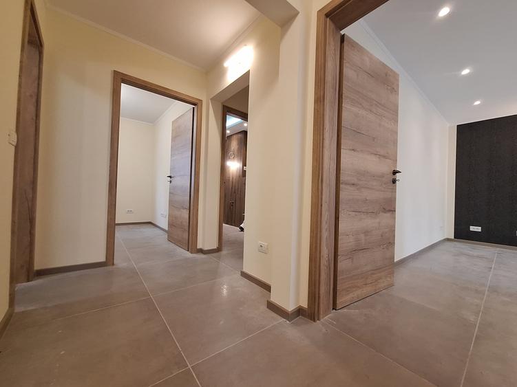Apartament cu 3 camere decomandat în Complex Studențesc