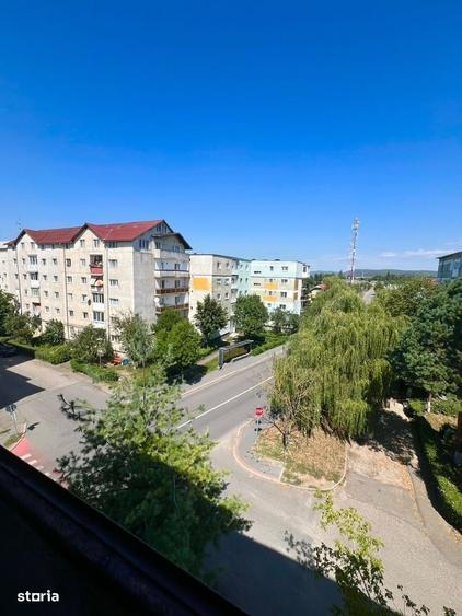 Apartament cu 3 camere în Est