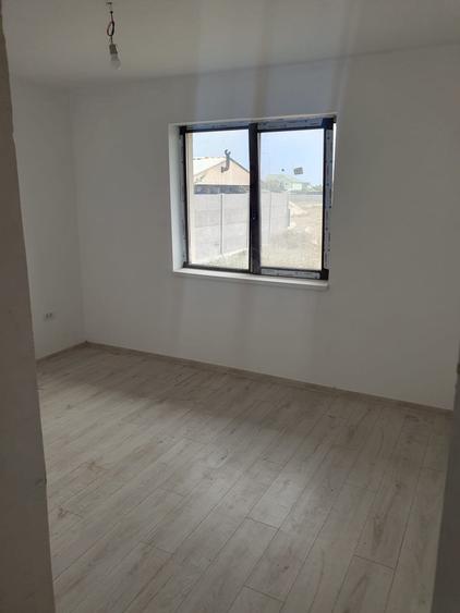 Casă individuală cu 4 camere cu Canalizare în Remetea Mare