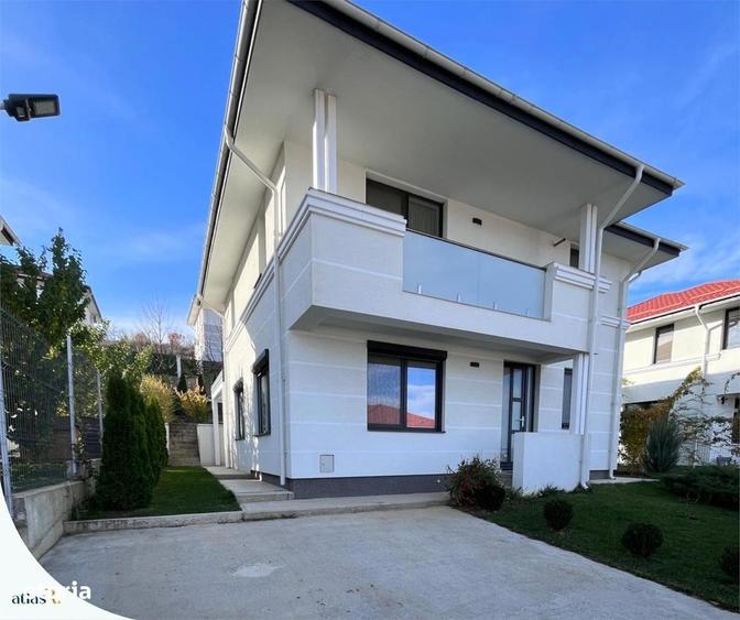 Casă cu 4 camere în Central
