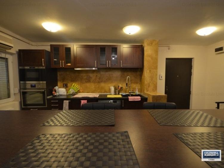 Apartament cu 3 camere semidecomandat, mobilat în 13 Septembrie