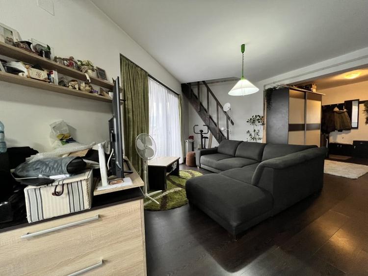 Apartament cu 3 camere semidecomandat, mobilat în Florești — fotografia 3