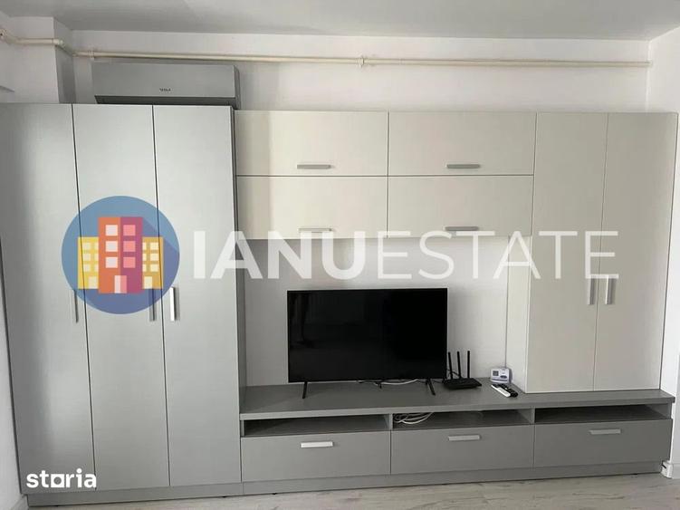 Apartament cu 3 camere semidecomandat în Romană