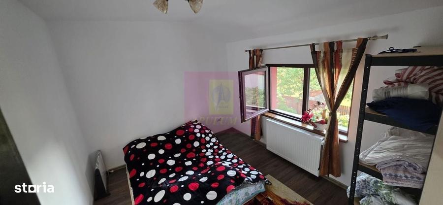 Casă cu 4 camere în Bănești