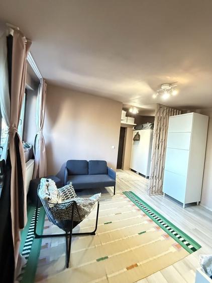 Apartament cu 2 camere semidecomandat în Jiului