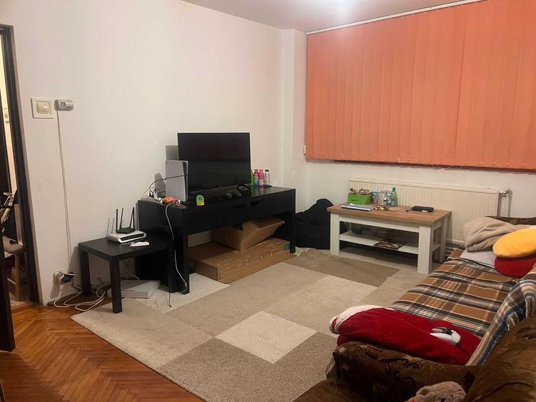 Garsonieră decomandată în Central