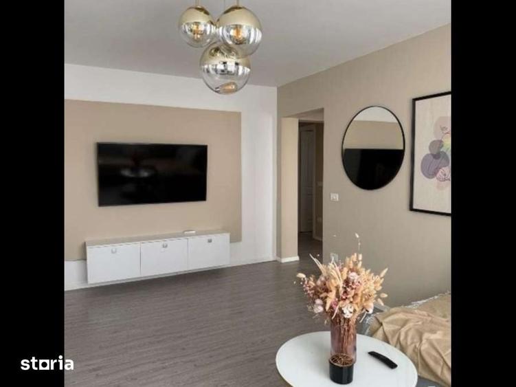 Apartament cu 3 camere semidecomandat, mobilat în Tei