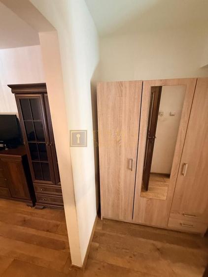 Apartament cu 2 camere semidecomandat, mobilat în Ultracentral