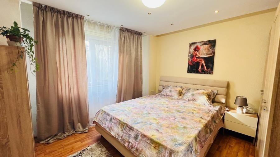 Apartament cu 4 camere semidecomandat, mobilat în Moșilor