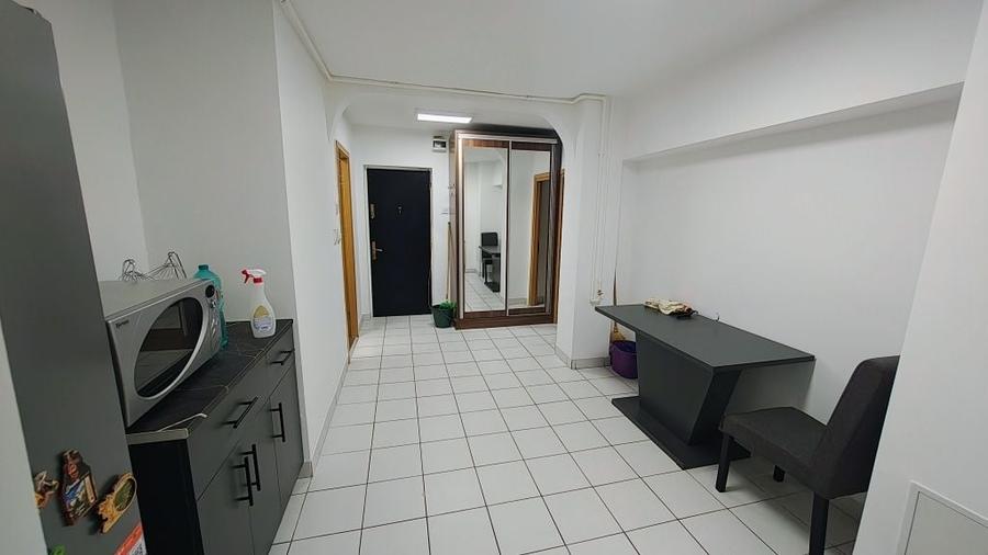 Garsonieră semidecomandată în Roșu