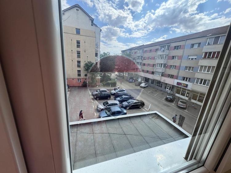 Apartament cu 3 camere decomandat, mobilat în Iosia-Nord
