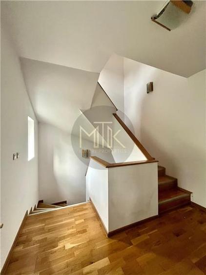 Duplex cu 4 camere cu Canalizare în Pipera