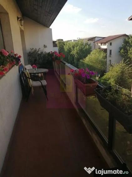 Apartament cu 3 camere semidecomandat în Central