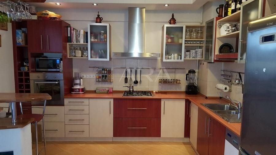 Apartament cu 4 camere decomandat, mobilat în Zorilor