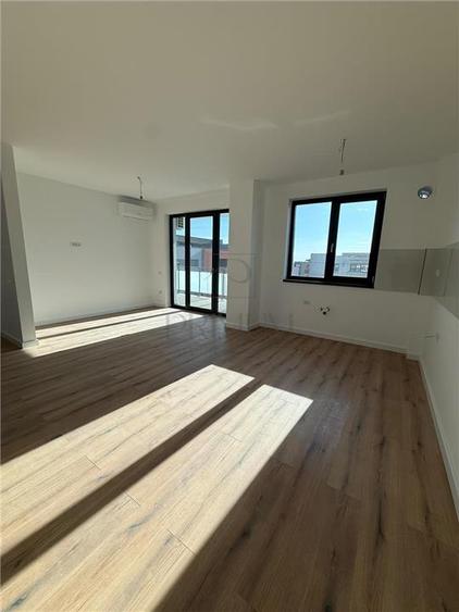 Apartament cu 3 camere decomandat în Torontalului