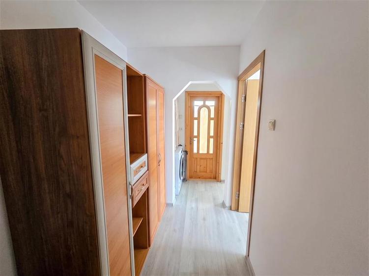 Apartament cu 3 camere decomandat, mobilat în Obcini