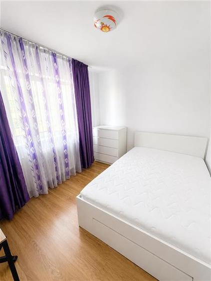 Apartament cu 2 camere decomandat în Tractorul
