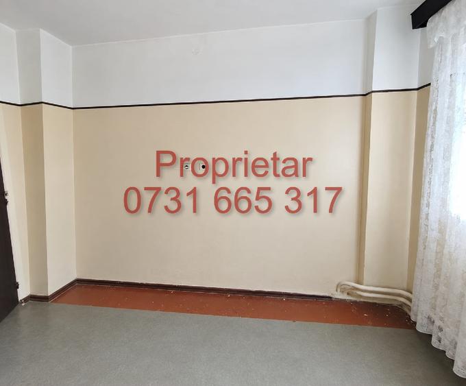 Apartament cu 3 camere semidecomandat în Tei