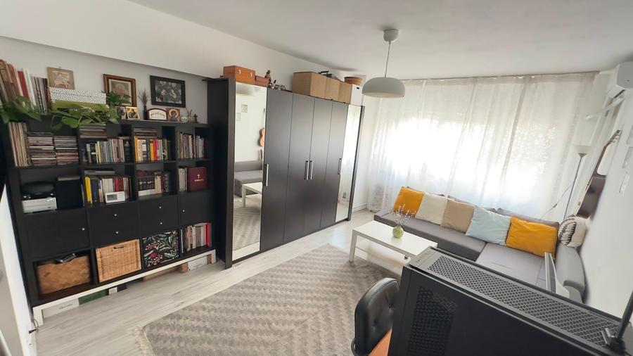Apartament cu 2 camere decomandat în Costin Georgian