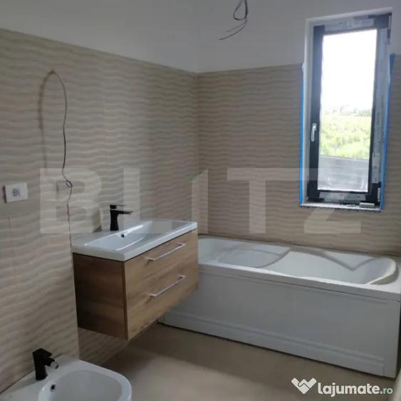 Casă cu 4 camere cu Teren 500 Mp în Bârnova