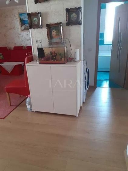 Apartament cu 3 camere decomandat, mobilat în Florești
