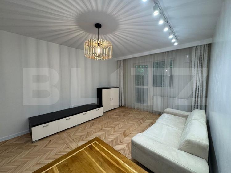 Apartament cu 3 camere decomandat în Tudor