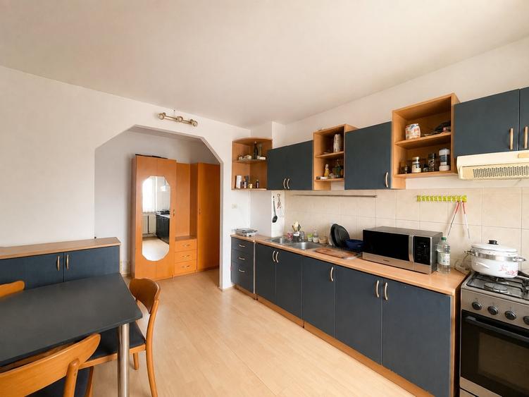 Apartament cu 2 camere semidecomandat, mobilat în Spitalul Județean