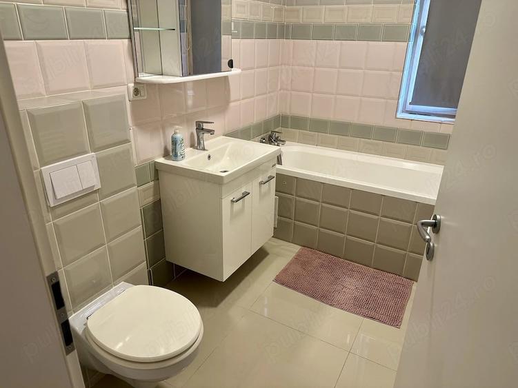 Apartament cu 3 camere decomandat în Girocului