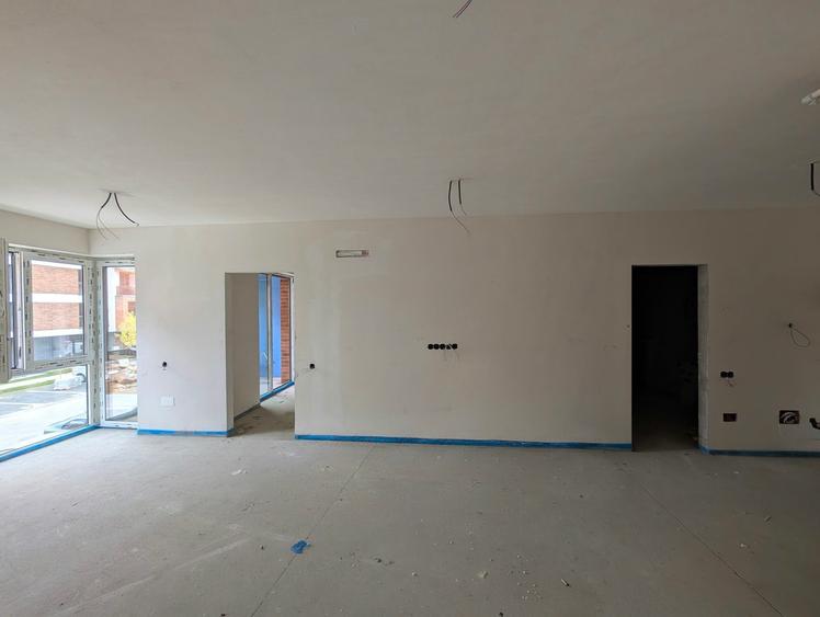 Apartament cu 2 camere semidecomandat în Florești
