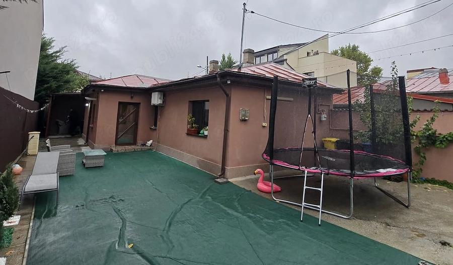 Casă cu 3 camere cu Teren 238 Mp în Andronache