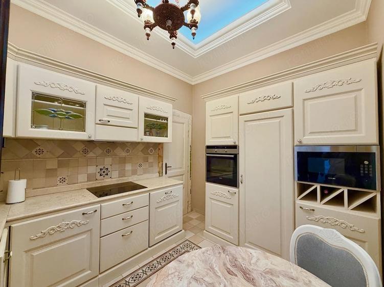 Apartament cu 3 camere semidecomandat în Sinaia