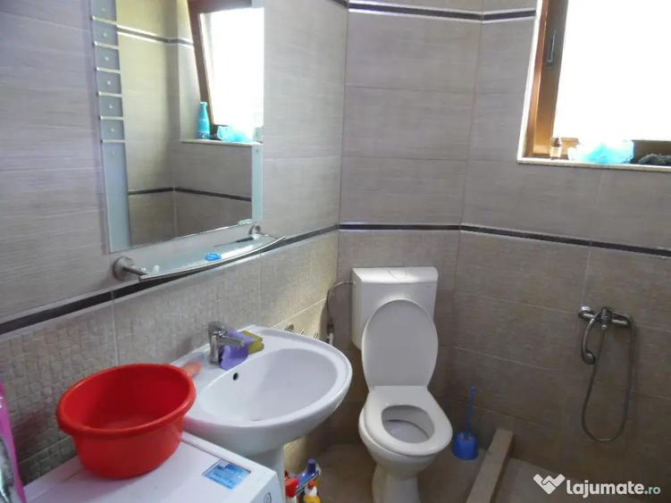 Casă cu 4 camere cu Teren 1700 Mp în Călugareni