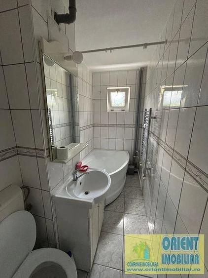 Apartament cu 4 camere semidecomandat în Inel II